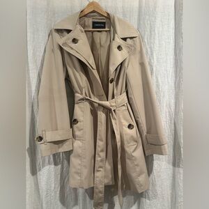london fog | beige trench coat w. removable hood (L)